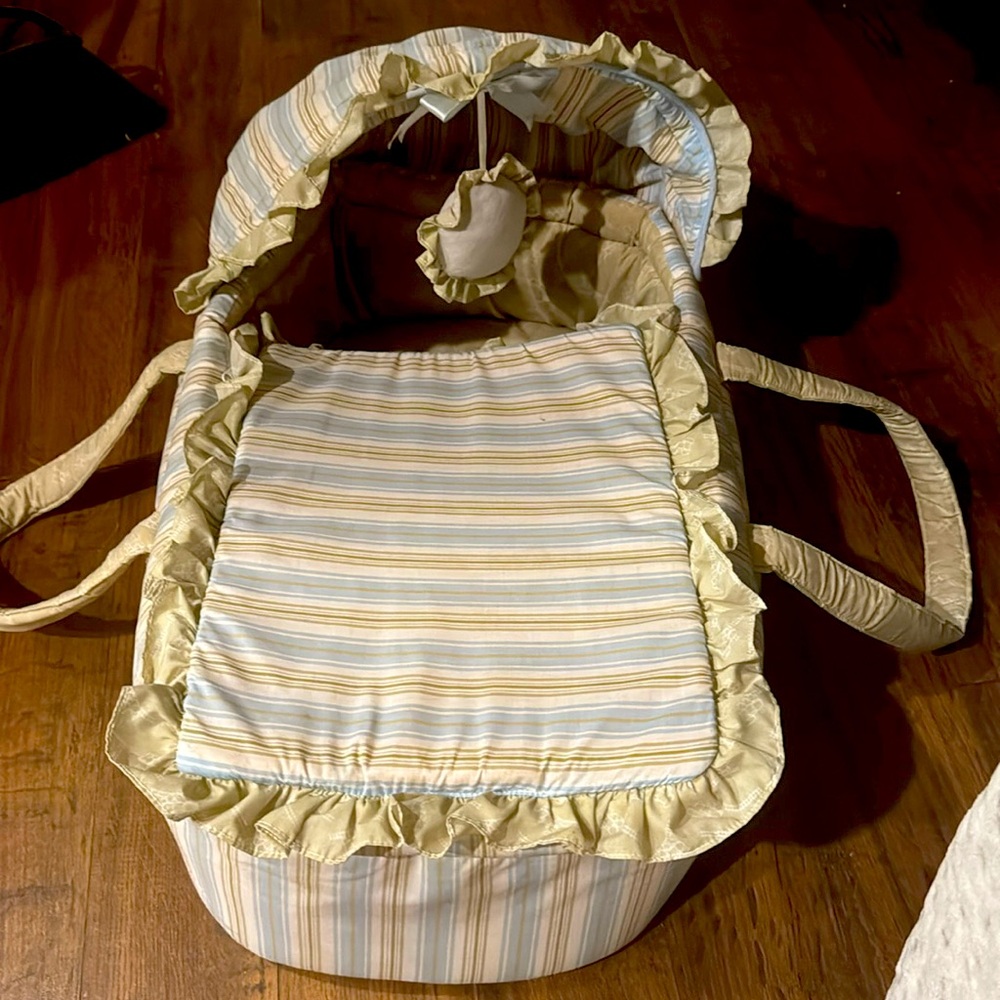 Stephanie Baby, Baby Carrier with two handles 

Also used for dolls